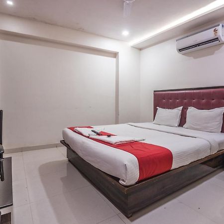 Hotel Mantra Residency Мумбай Екстериор снимка