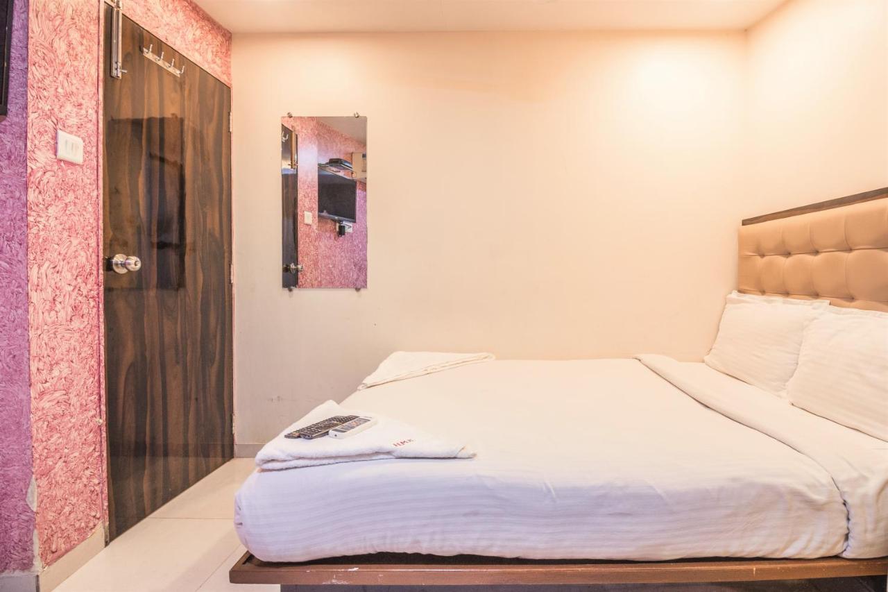 Hotel Mantra Residency Мумбай Екстериор снимка