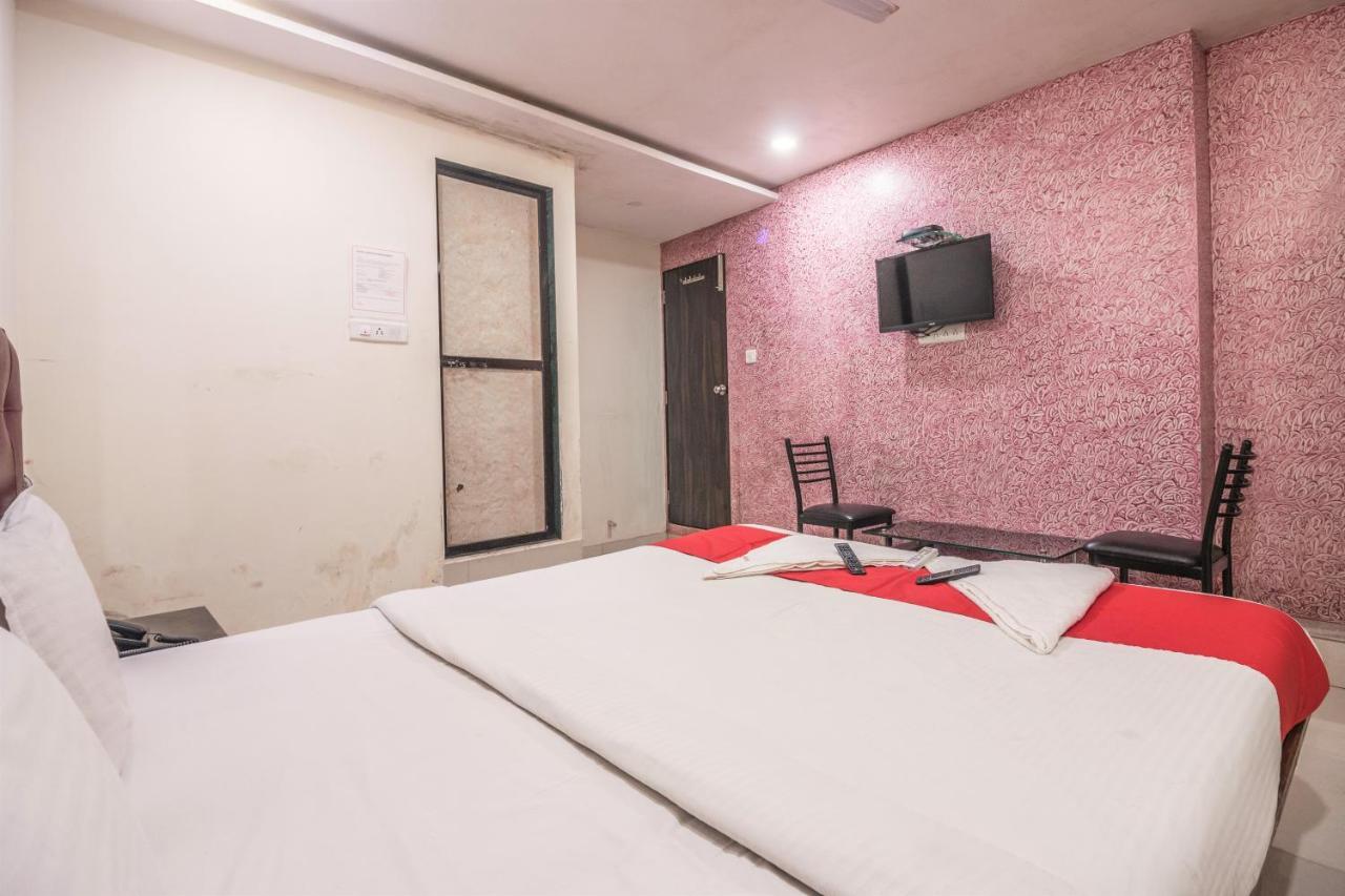 Hotel Mantra Residency Мумбай Екстериор снимка