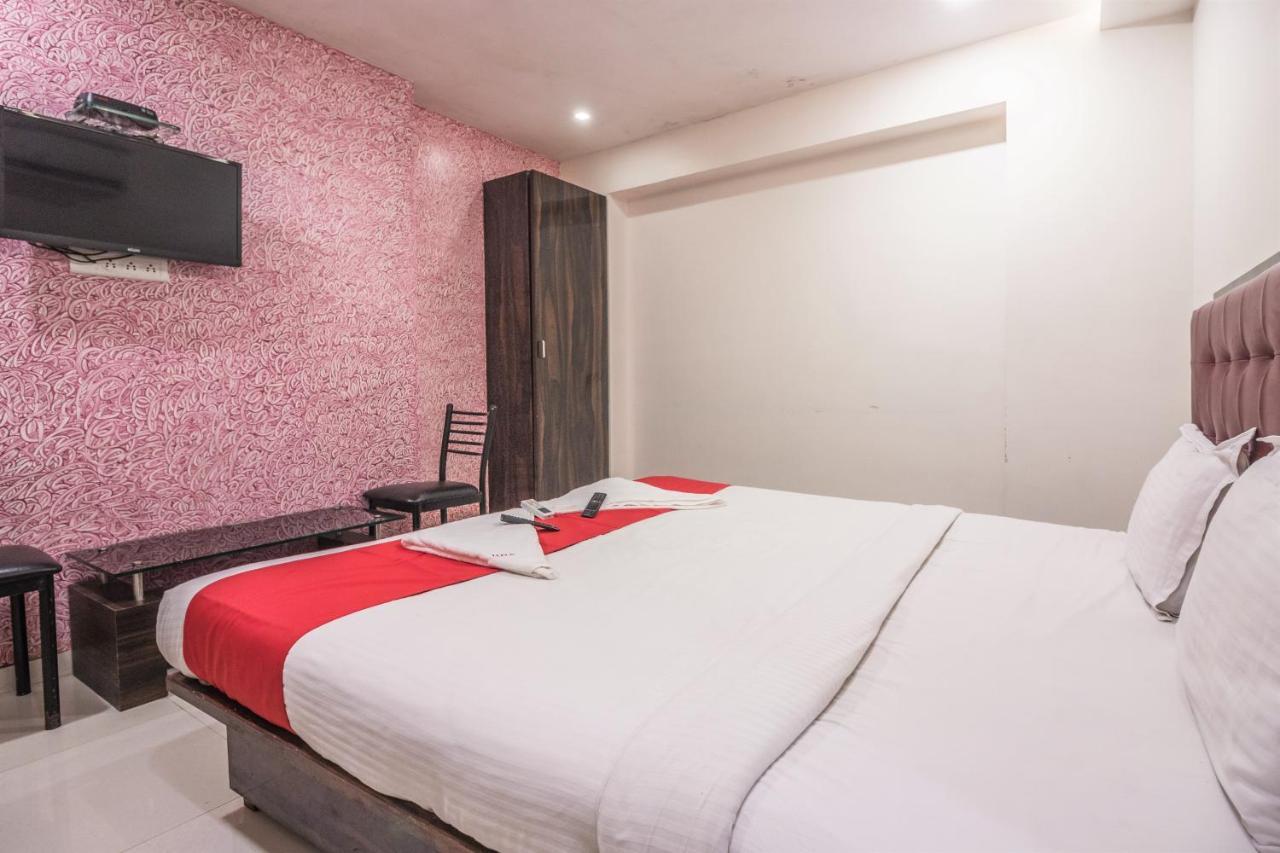 Hotel Mantra Residency Мумбай Екстериор снимка