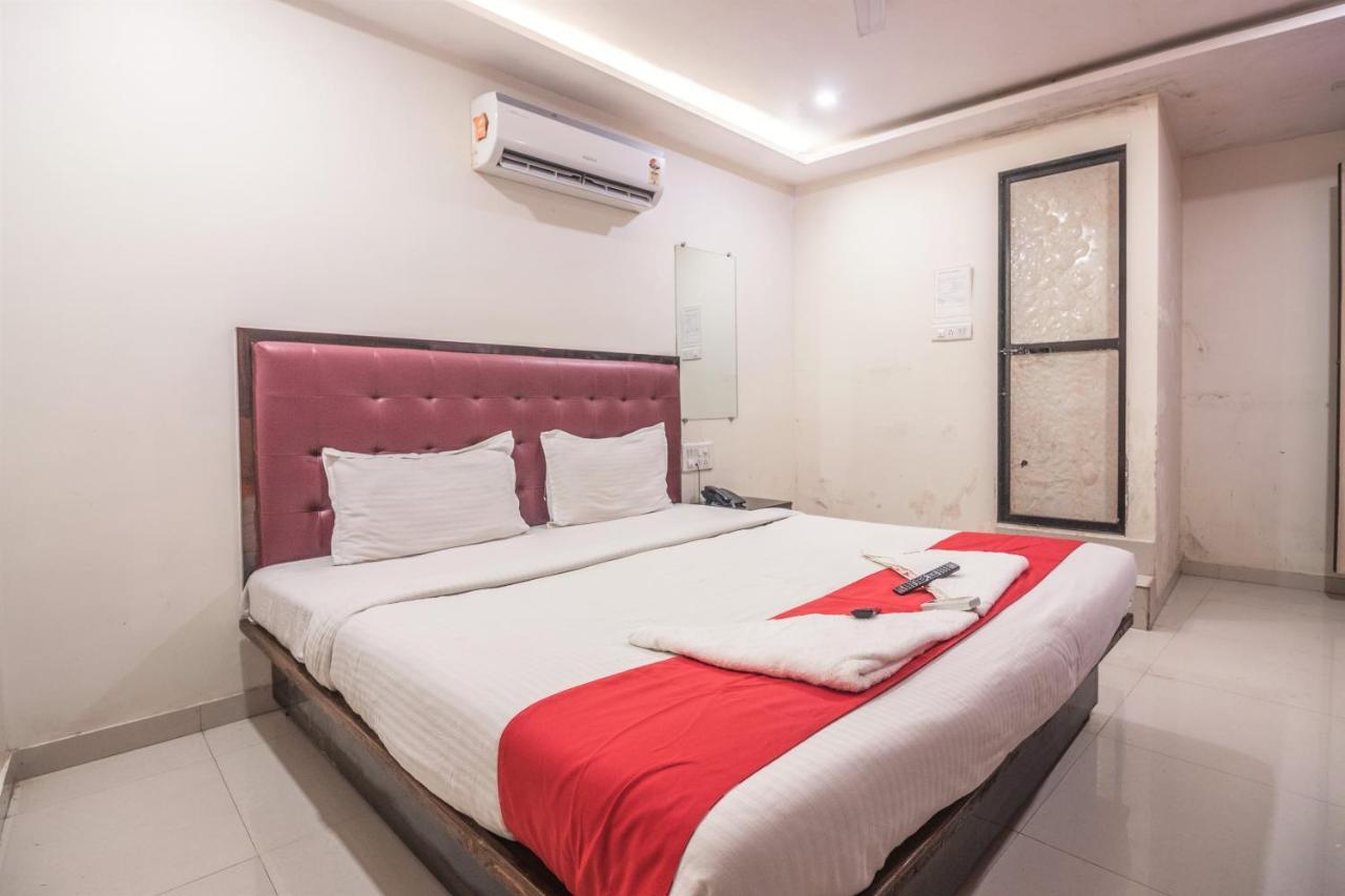 Hotel Mantra Residency Мумбай Екстериор снимка