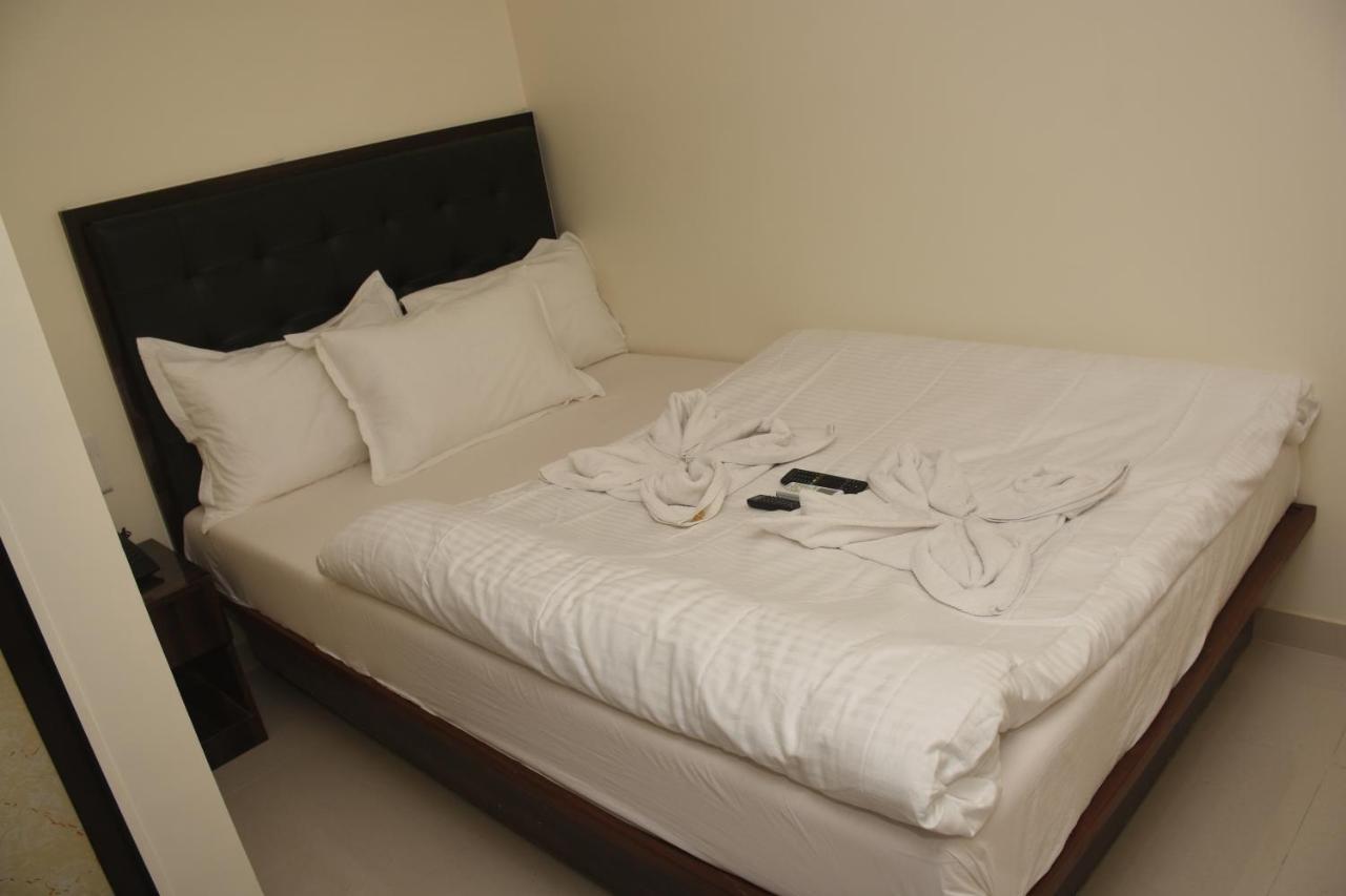 Hotel Mantra Residency Мумбай Екстериор снимка
