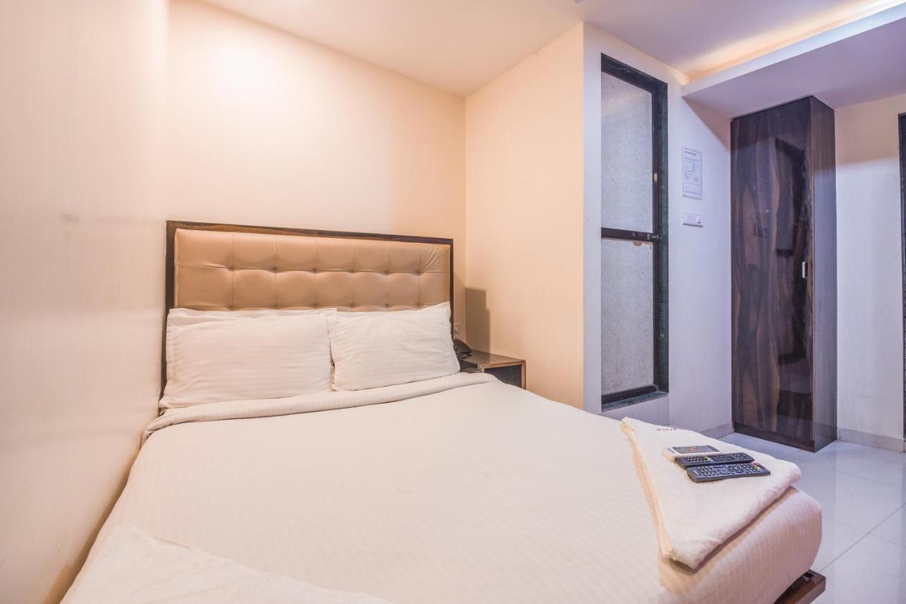 Hotel Mantra Residency Мумбай Екстериор снимка