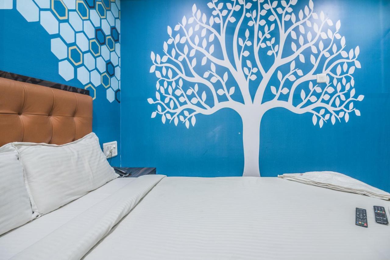 Hotel Mantra Residency Мумбай Екстериор снимка
