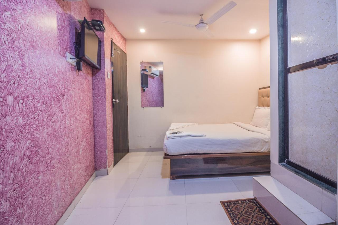 Hotel Mantra Residency Мумбай Екстериор снимка